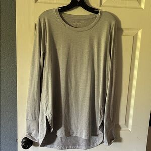 Athleta Uptempo Light Gray Heather Long Sleeve Active Tee